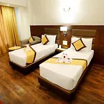 Hotel Meraden Grand